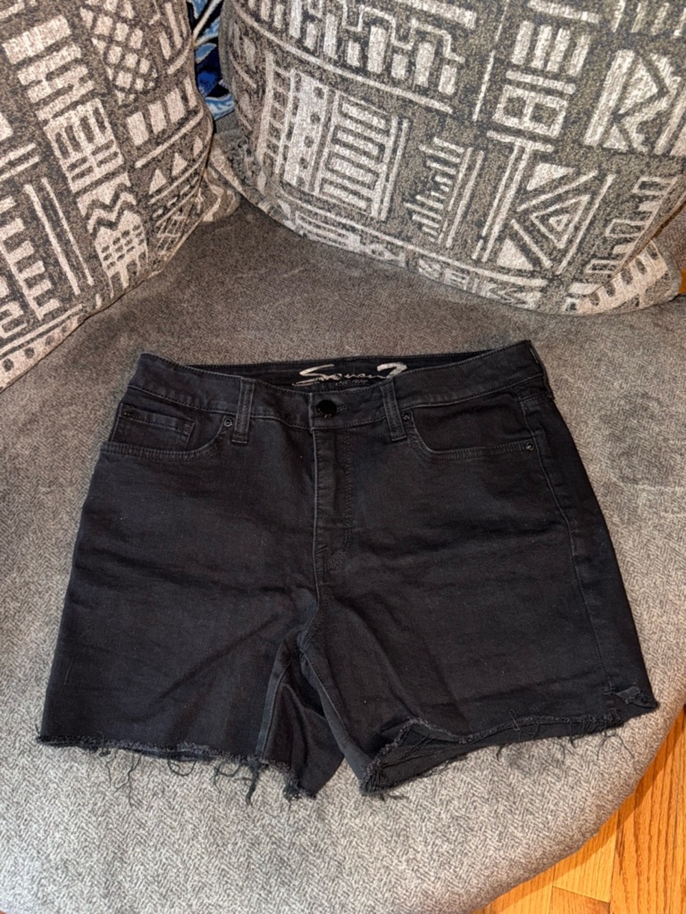 Seven7 Black Shorts